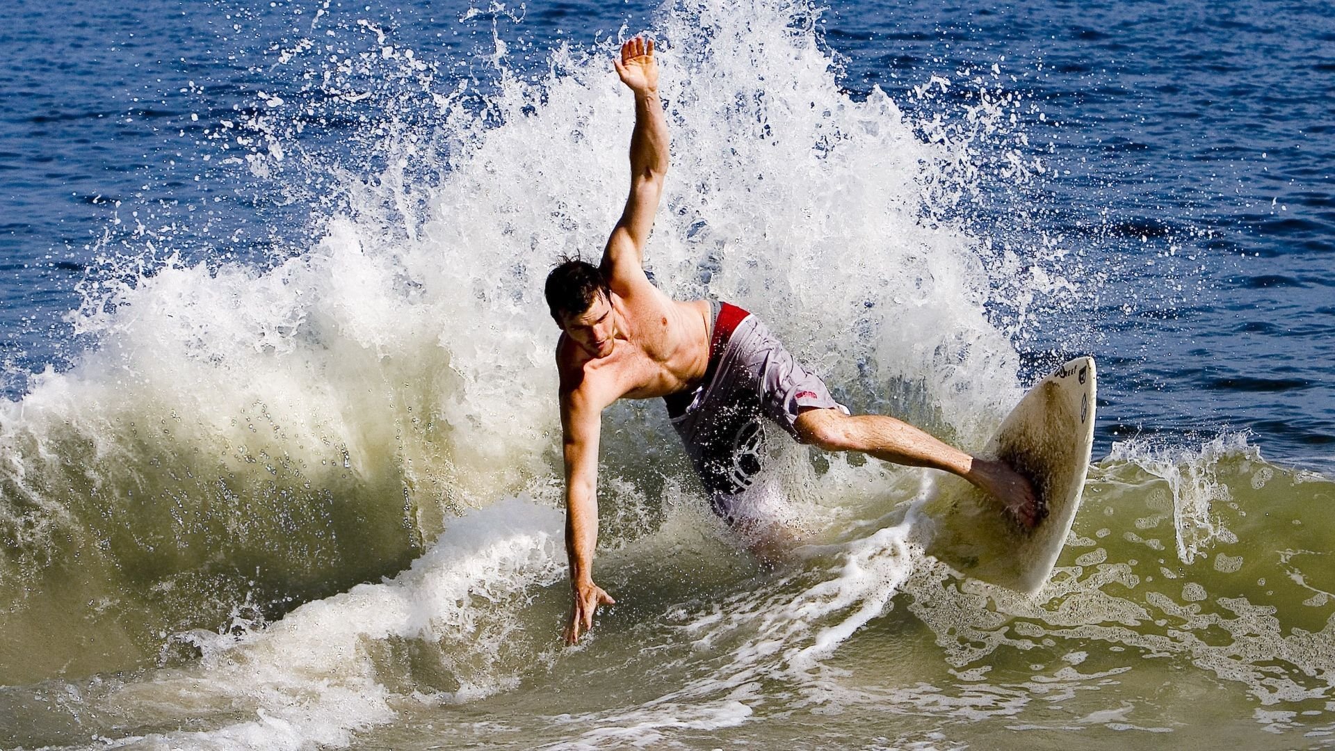 车迷文化节：动人的故事与精彩表演，车迷频道主持人都有谁